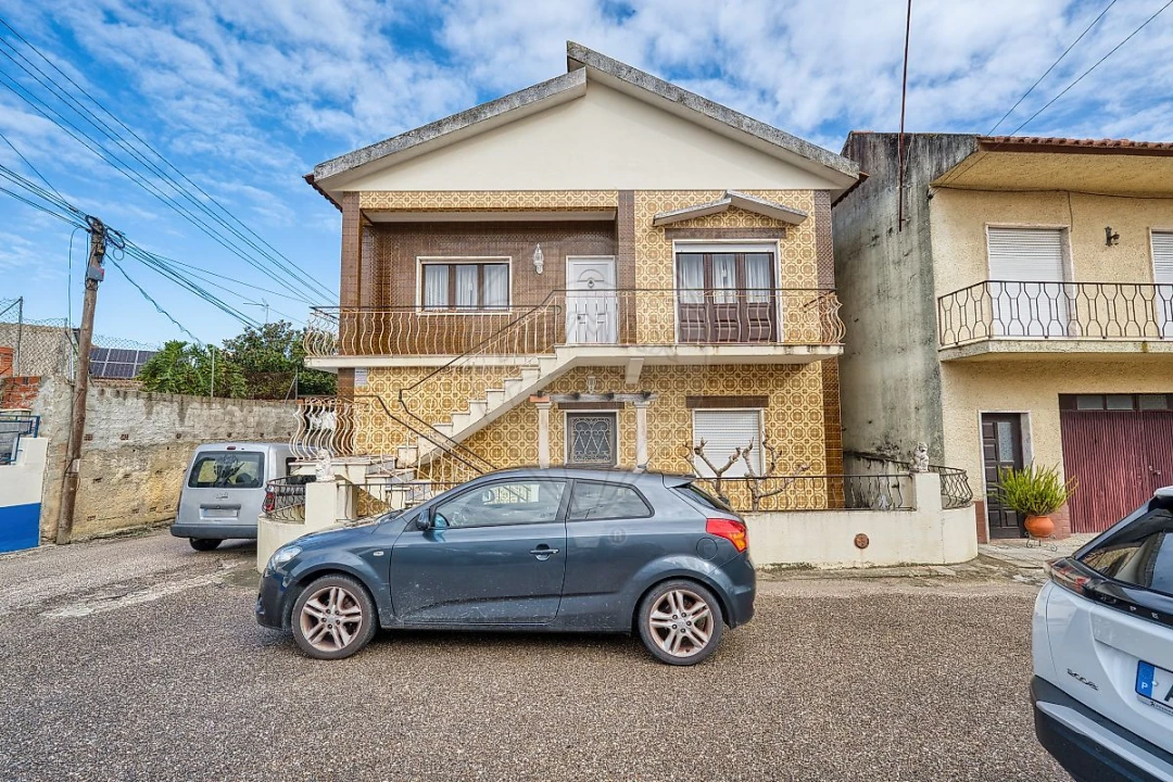 Moradia T5 para Venda em Azoia de Cima e Tremês Foto 46