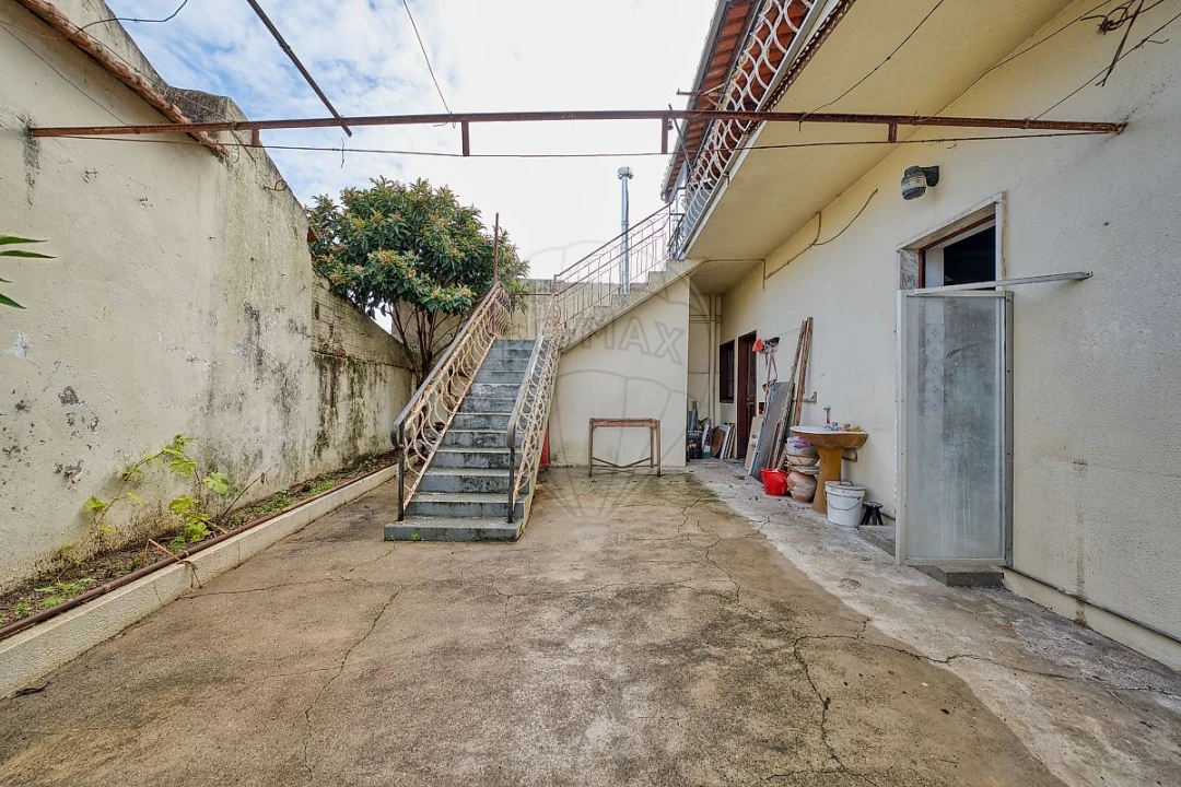 Moradia T5 para Venda em Azoia de Cima e Tremês Foto 41
