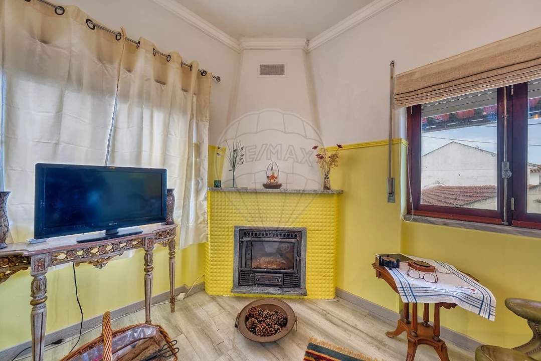 Moradia T5 para Venda em Azoia de Cima e Tremês Foto 32