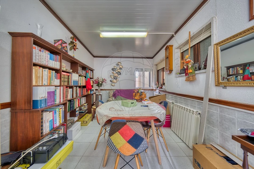 Moradia T5 para Venda em Azoia de Cima e Tremês Foto 34