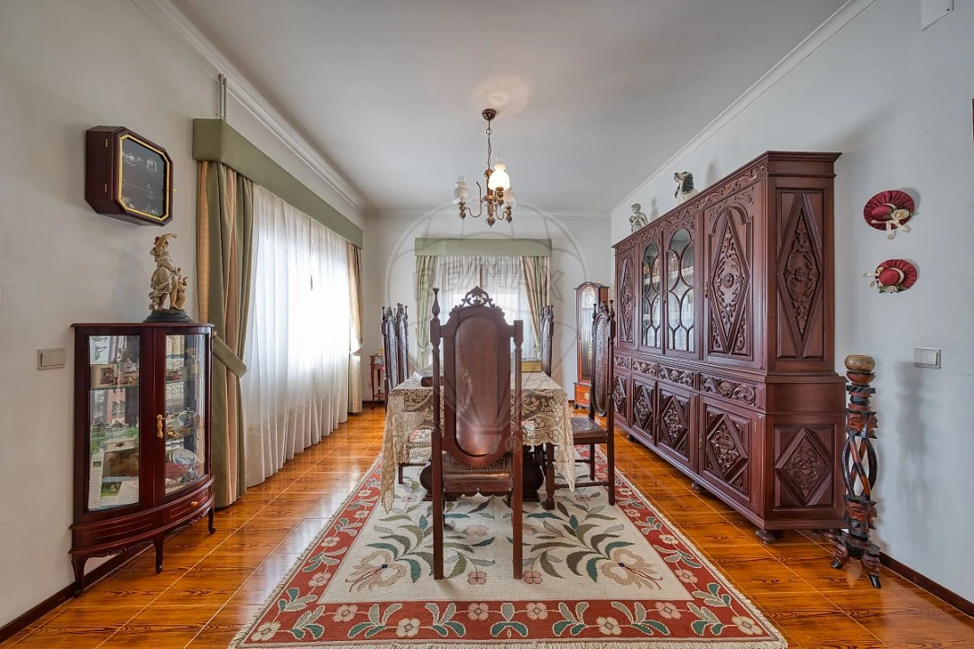 Moradia T5 para Venda em Azoia de Cima e Tremês Foto 11