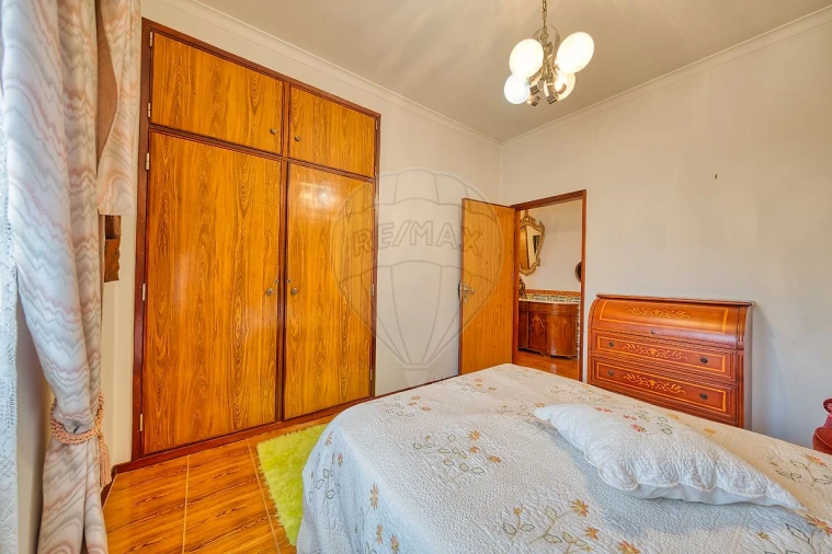 Moradia T5 para Venda em Azoia de Cima e Tremês Foto 28