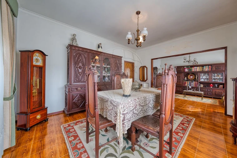 Moradia T5 para Venda em Azoia de Cima e Tremês Foto 16