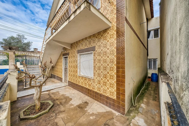 Moradia T5 para Venda em Azoia de Cima e Tremês Foto 49