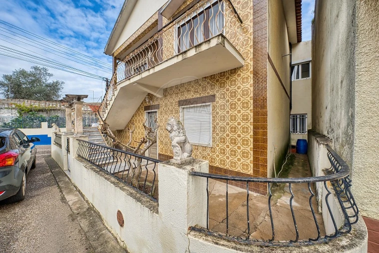 Moradia T5 para Venda em Azoia de Cima e Tremês Foto 50