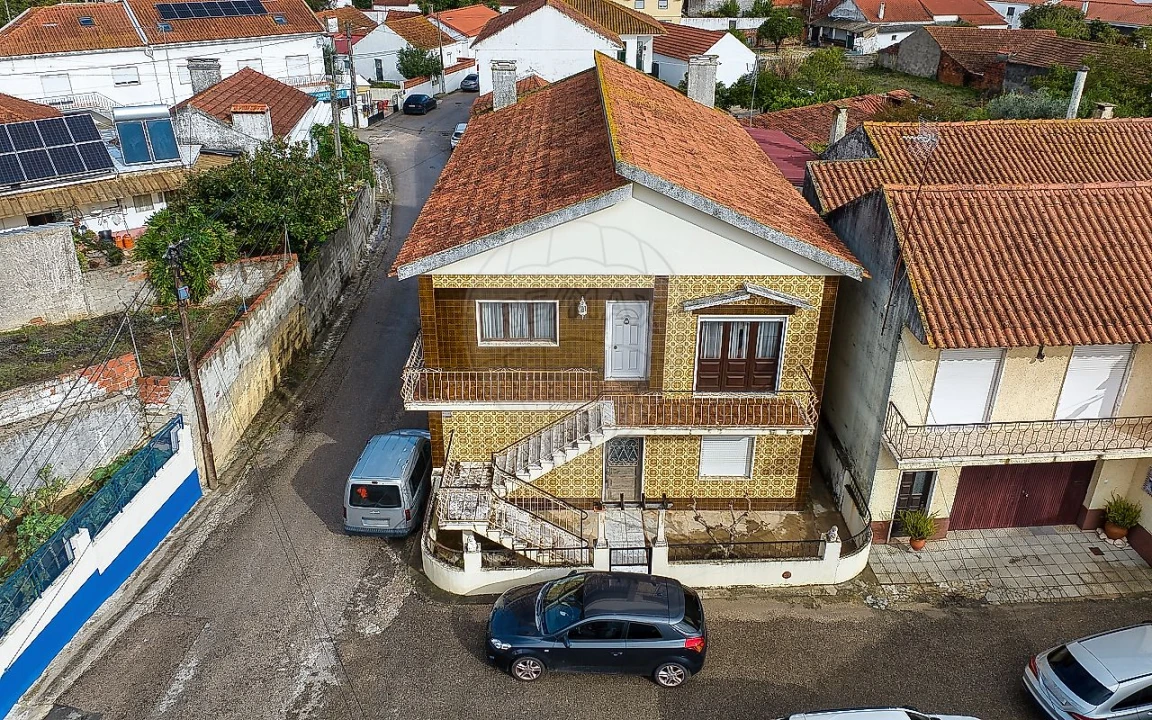 Moradia T5 para Venda em Azoia de Cima e Tremês Foto 7