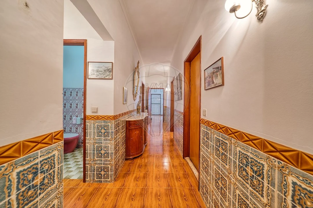 Moradia T5 para Venda em Azoia de Cima e Tremês Foto 19