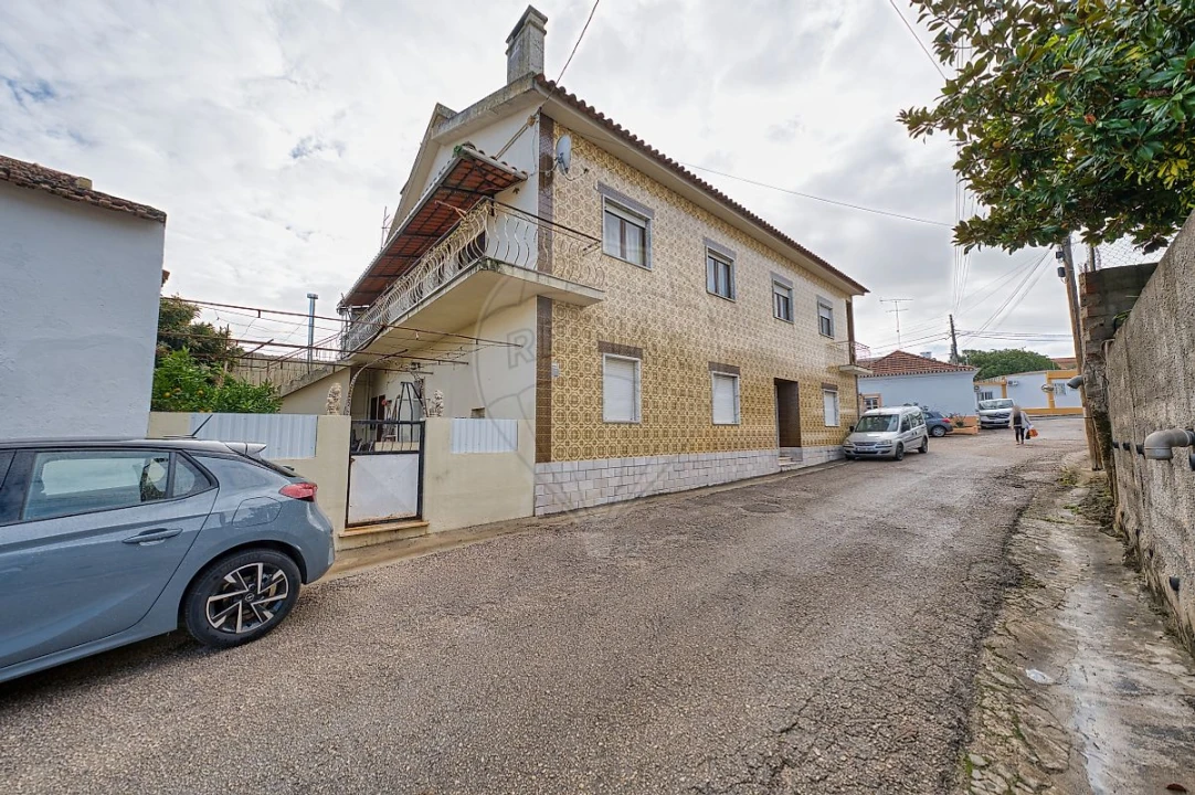 Moradia T5 para Venda em Azoia de Cima e Tremês Foto 44