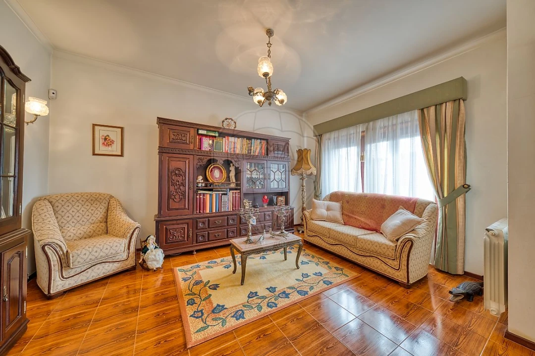 Moradia T5 para Venda em Azoia de Cima e Tremês Foto 16