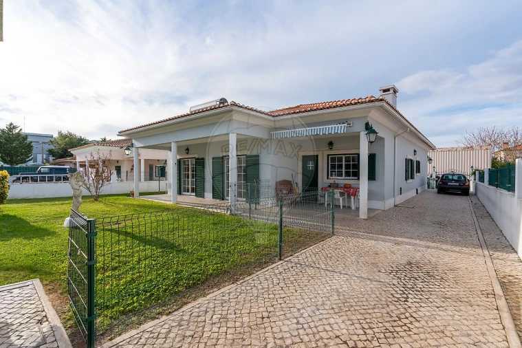 Moradia T3 para Venda em Azeitão (São Lourenço e São Simão) Foto 24