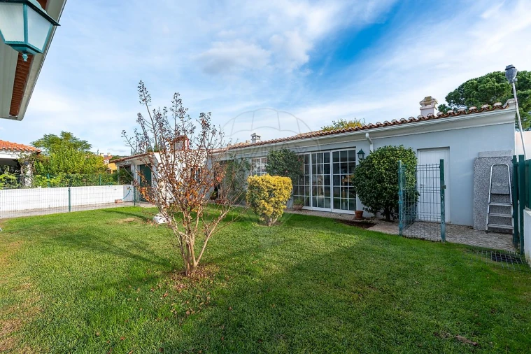 Moradia T3 para Venda em Azeitão (São Lourenço e São Simão) Foto 28