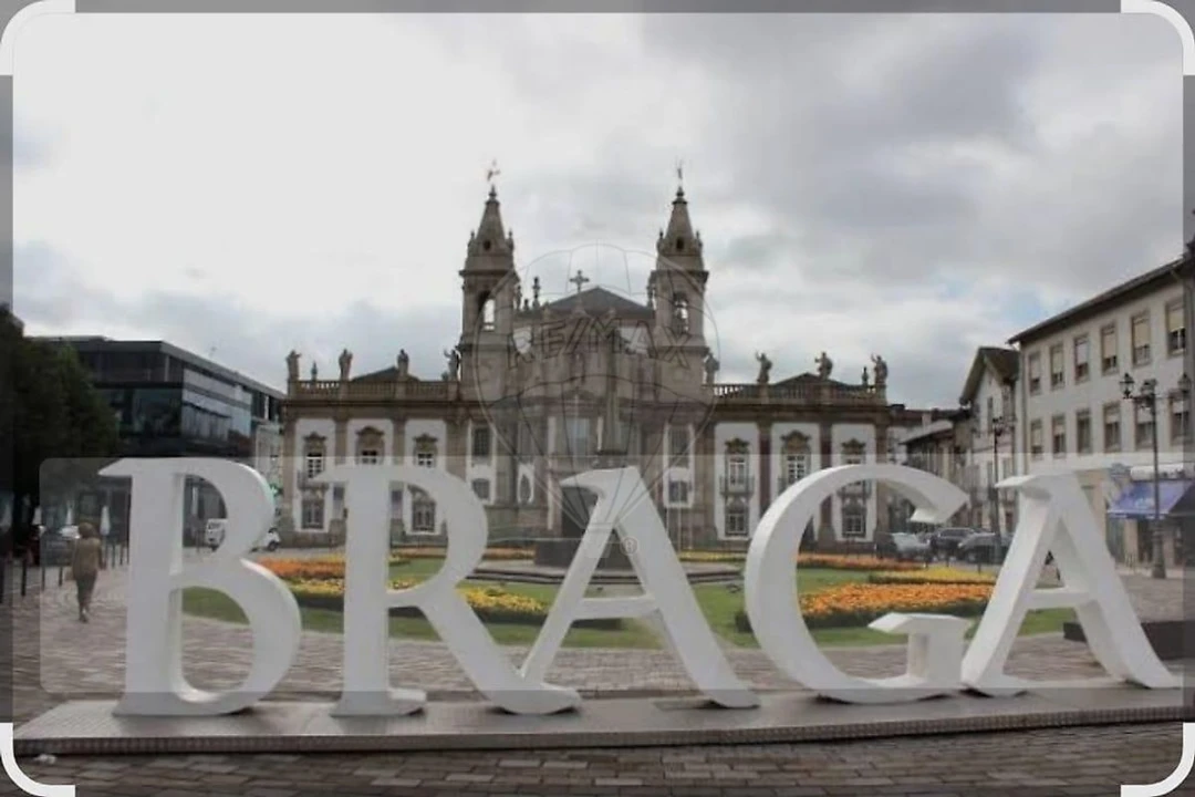 Negócio para Venda em Braga (São José de São Lázaro e São João do Souto) Foto 2