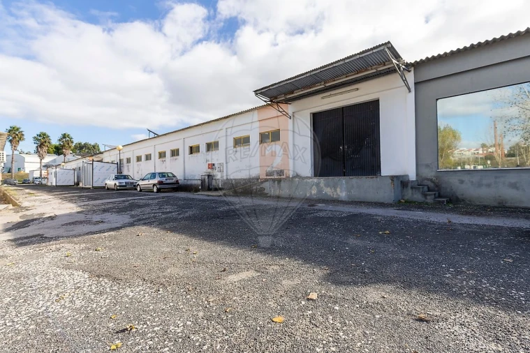 Armazém para Venda em Ramalhal Foto 1