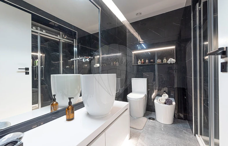 Apartamento T2 para Venda em Beato Foto 24