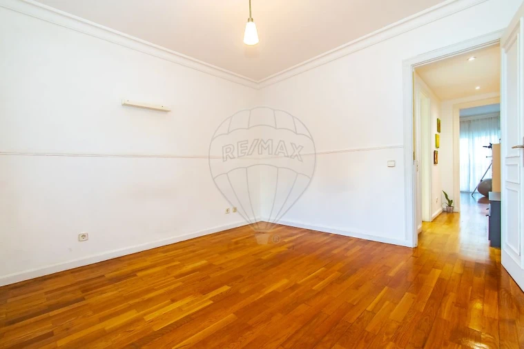 Apartamento T3 para Venda em Oeiras e São Julião da Barra, Paço de Arcos e Caxias Foto 12