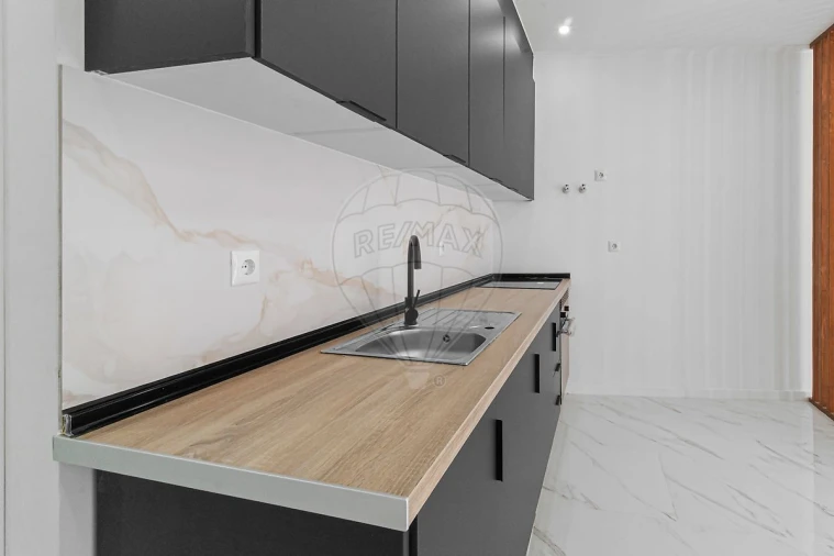 Apartamento T1 para Venda em Almada, Cova da Piedade, Pragal e Cacilhas Foto 3