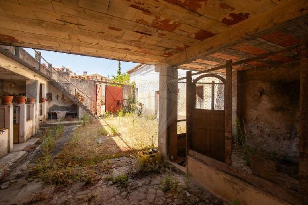 Moradia T4 para Venda em Moita Foto 14