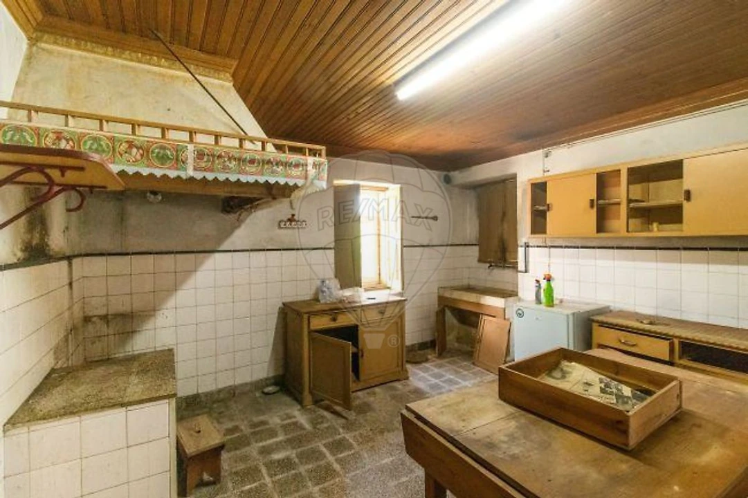 Moradia T4 para Venda em Moita Foto 4