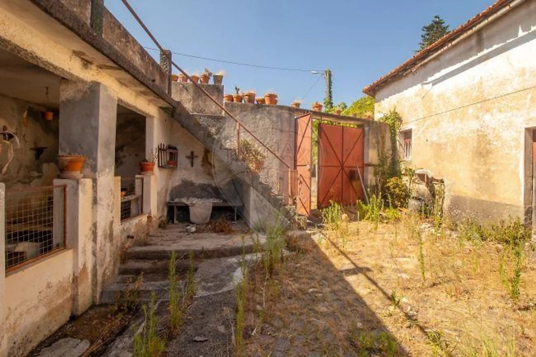 Moradia T4 para Venda em Moita Foto 16