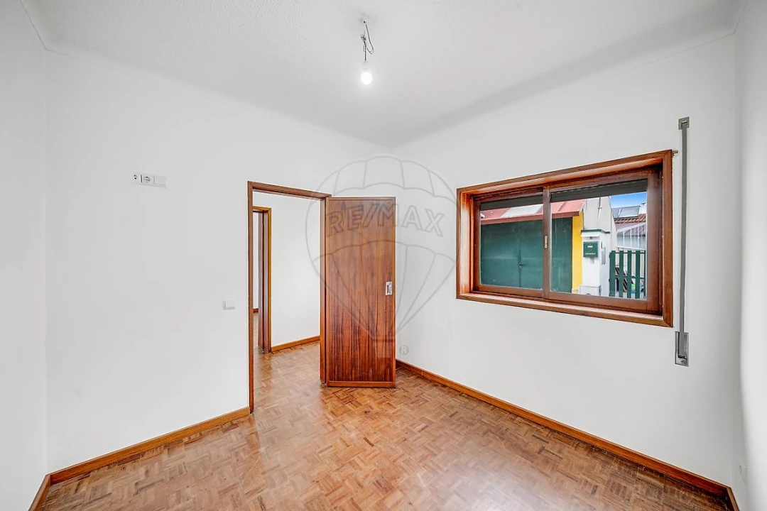 Moradia T3 para Venda em Oiã Foto 5