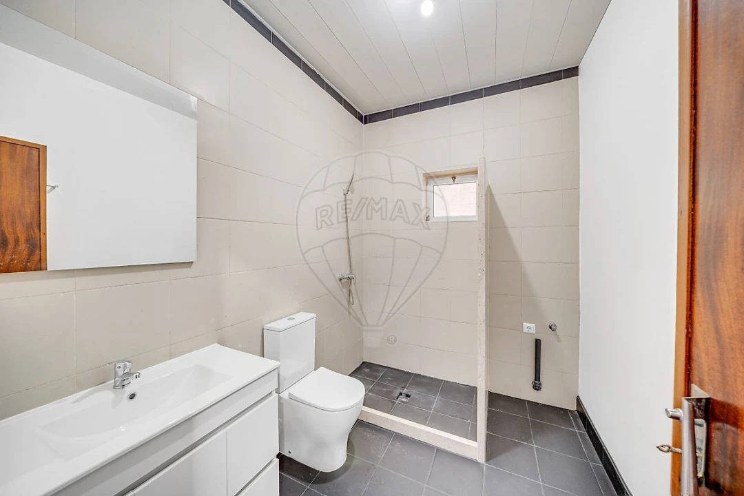 Moradia T3 para Venda em Oiã Foto 11