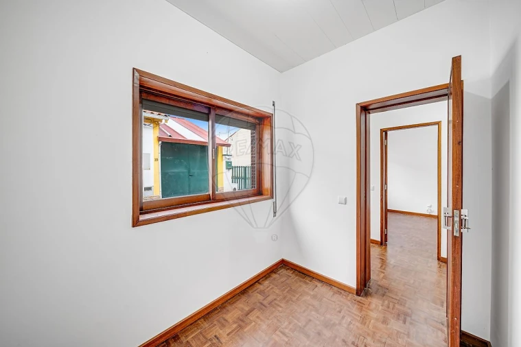 Moradia T3 para Venda em Oiã Foto 10