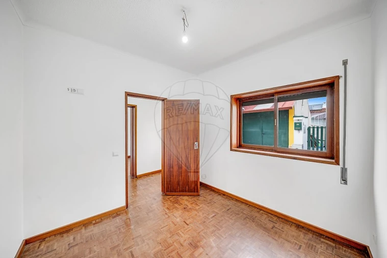 Moradia T3 para Venda em Oiã Foto 5