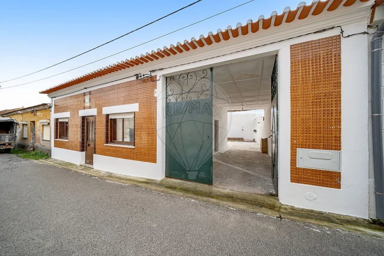 Moradia T3 para Venda em Oiã Foto 24