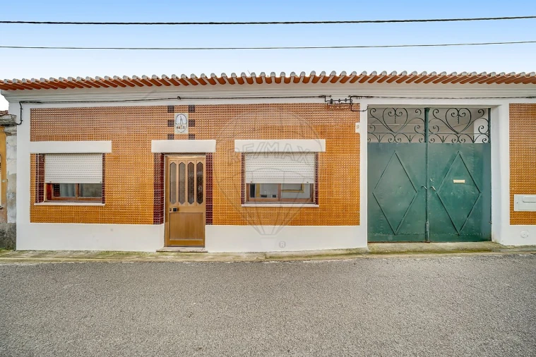 Moradia T3 para Venda em Oiã Foto 1