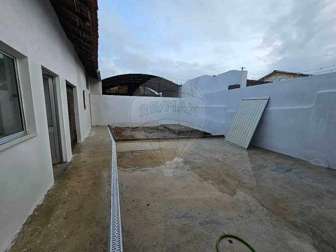 Moradia T3 para Venda em Oiã Foto 11