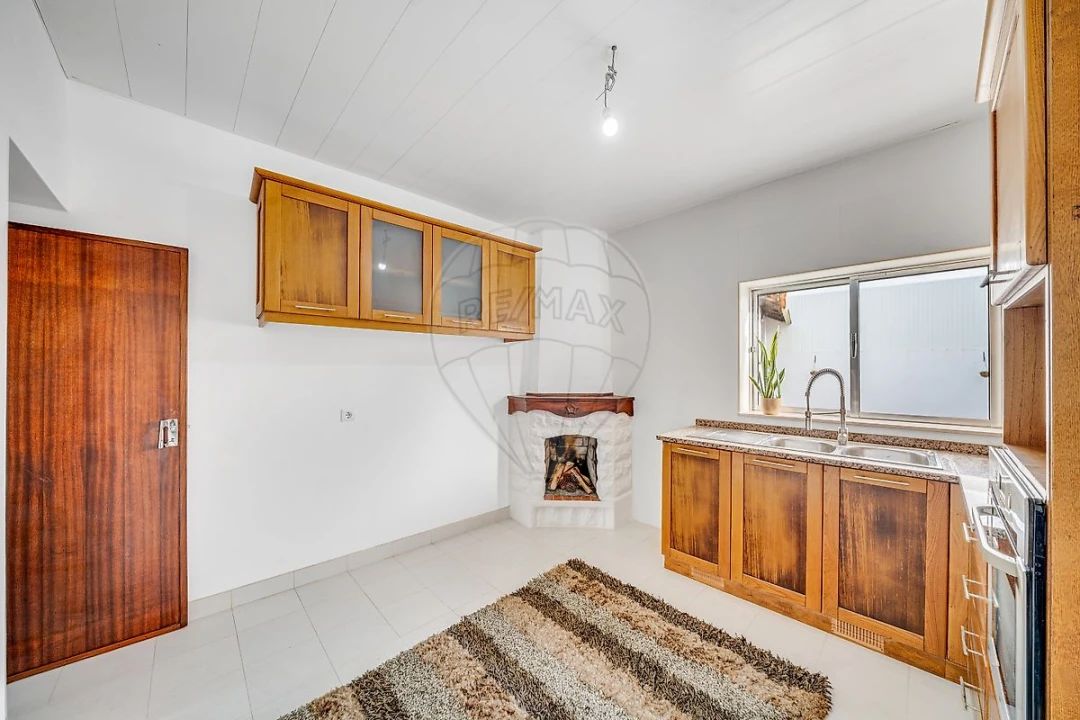 Moradia T3 para Venda em Oiã Foto 2