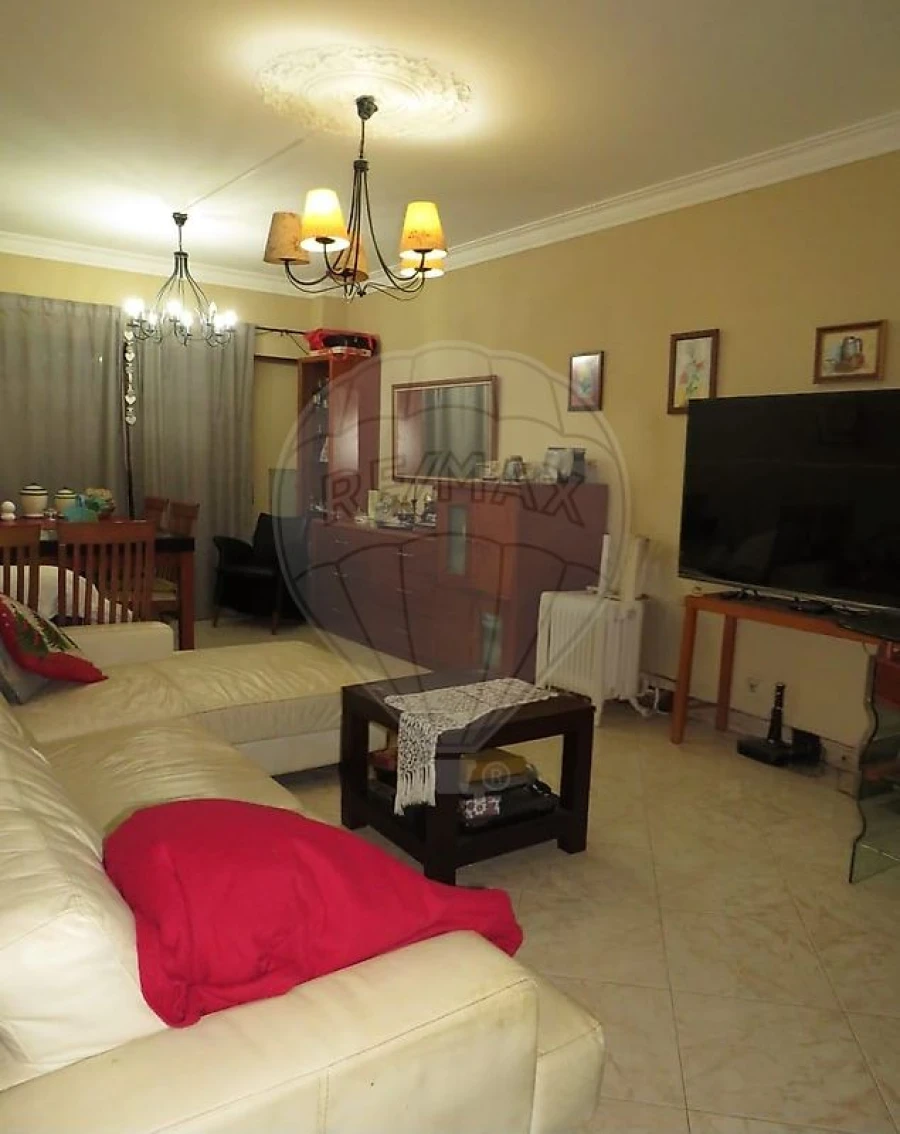Apartamento T2 para Venda em Póvoa de Santa Iria e Forte da Casa Foto 4