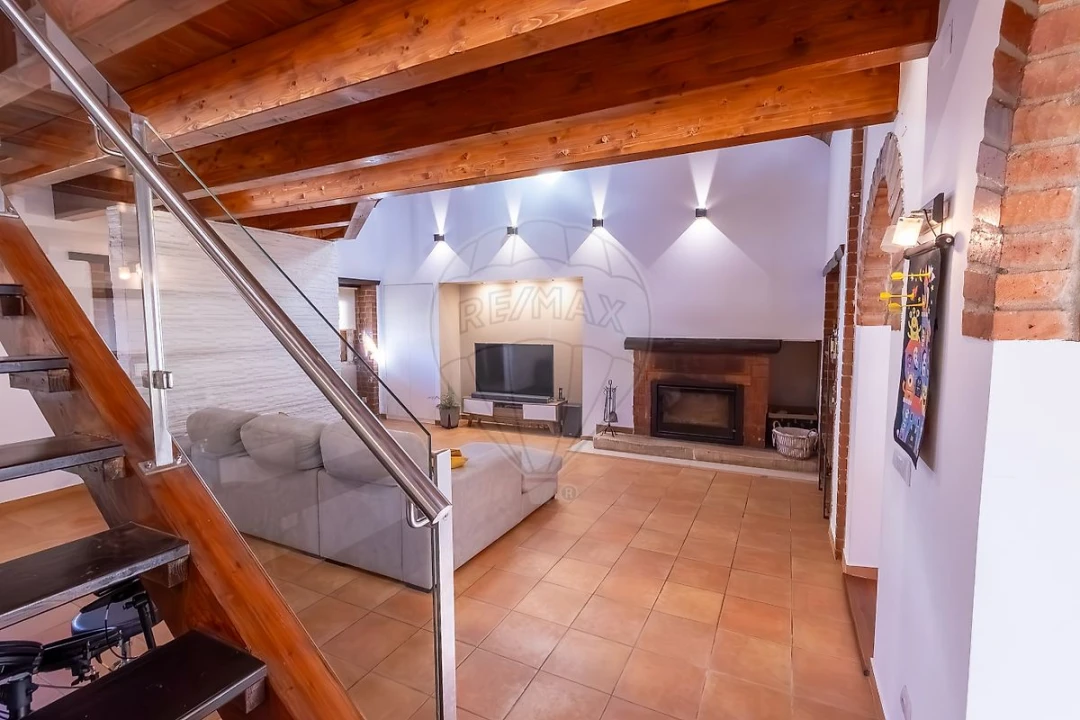 Moradia T3 para Venda em Salir de Matos Foto 1