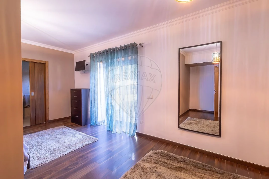 Moradia T3 para Venda em Salir de Matos Foto 16