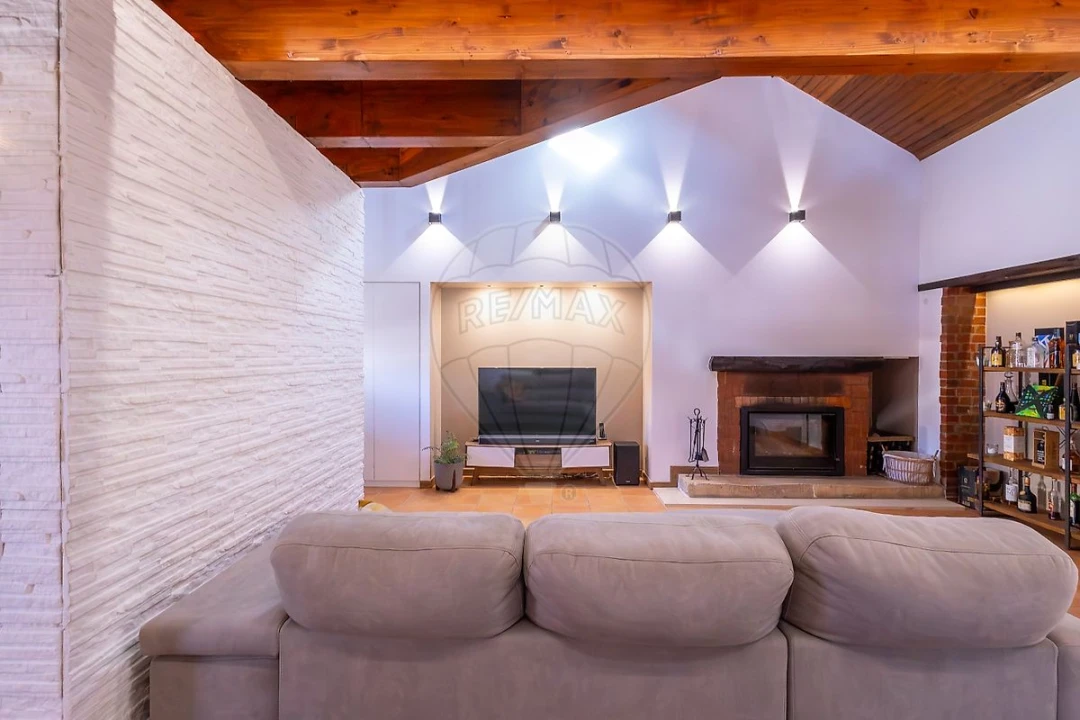 Moradia T3 para Venda em Salir de Matos Foto 3