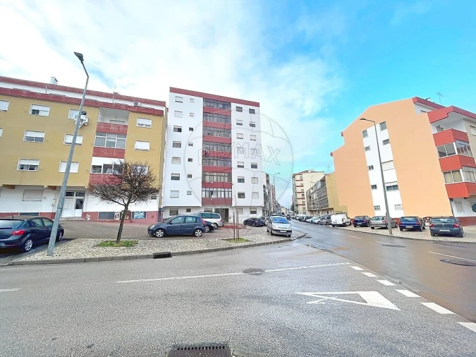 Apartamento T2 para Venda em Amora Foto 24