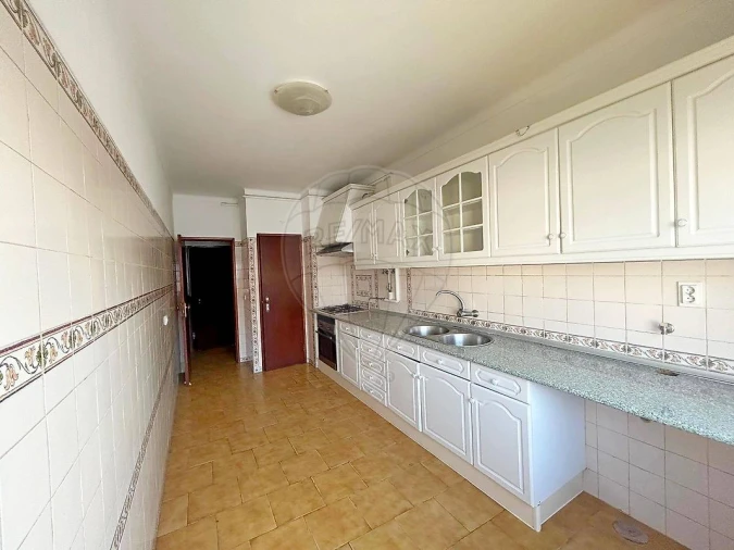 Apartamento T3 para Venda em Seixal, Arrentela e Aldeia de Paio Pires Foto 2