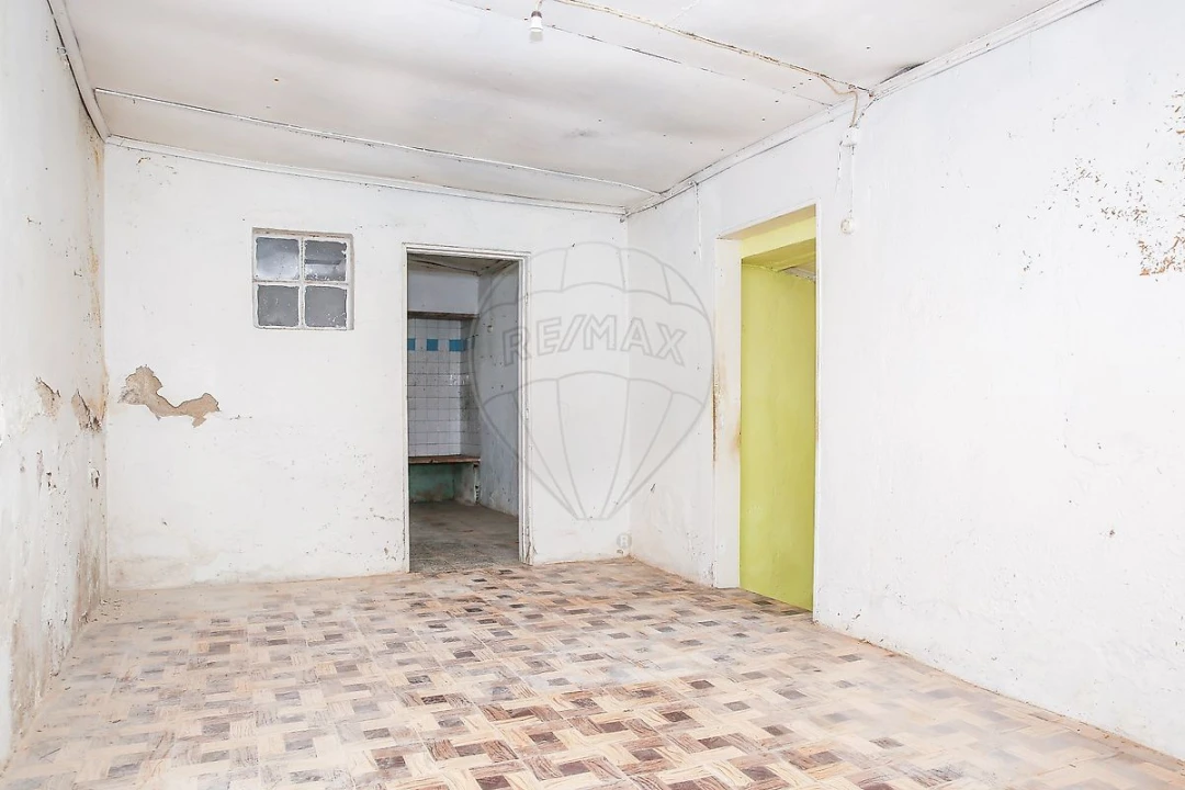 Moradia T2 para Venda em Santo Quintino Foto 13