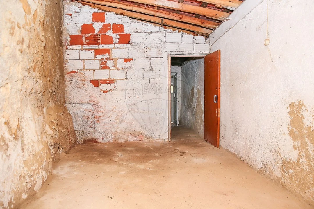 Moradia T2 para Venda em Santo Quintino Foto 30