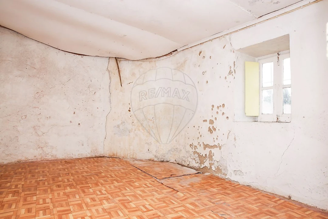 Moradia T2 para Venda em Santo Quintino Foto 8