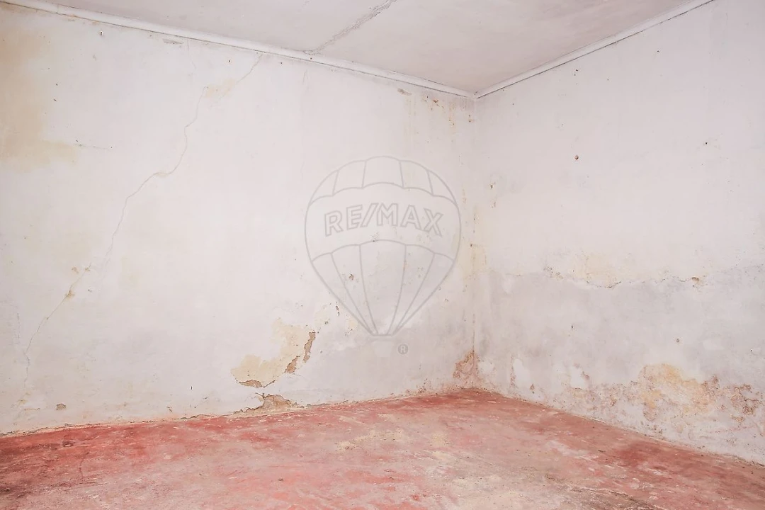 Moradia T2 para Venda em Santo Quintino Foto 10