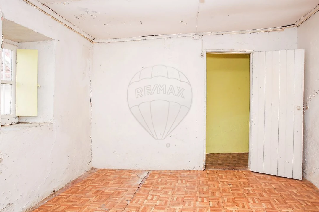 Moradia T2 para Venda em Santo Quintino Foto 18