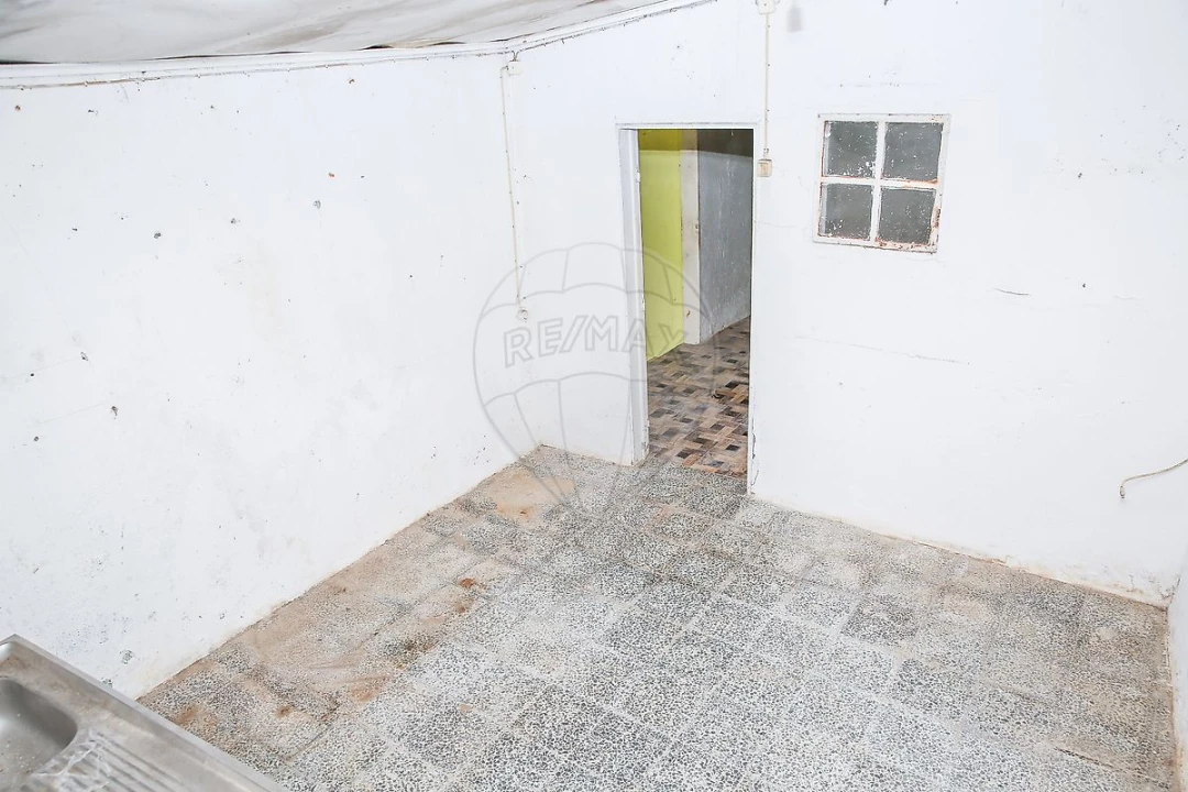 Moradia T2 para Venda em Santo Quintino Foto 19