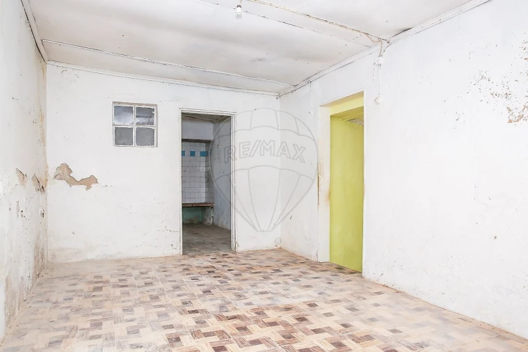 Moradia T2 para Venda em Santo Quintino Foto 13