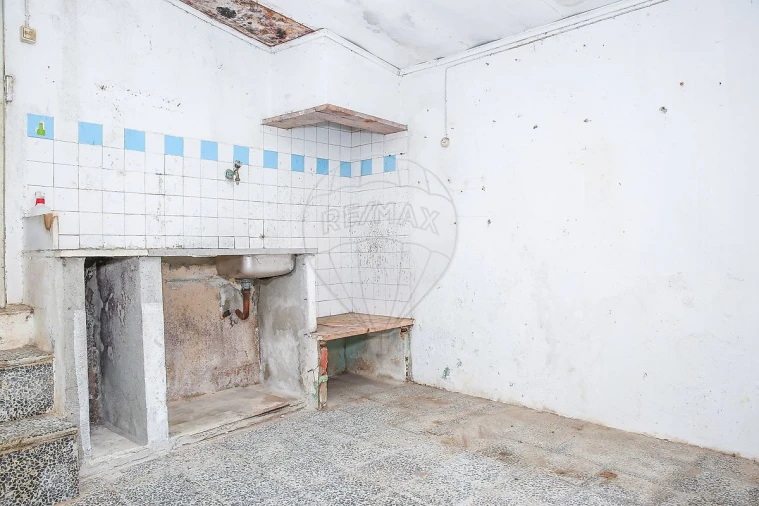 Moradia T2 para Venda em Santo Quintino Foto 22