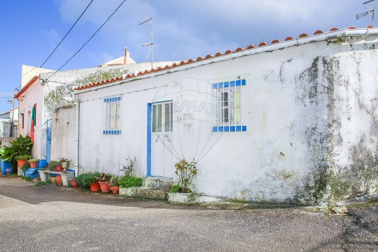 Moradia T2 para Venda em Santo Quintino Foto 2