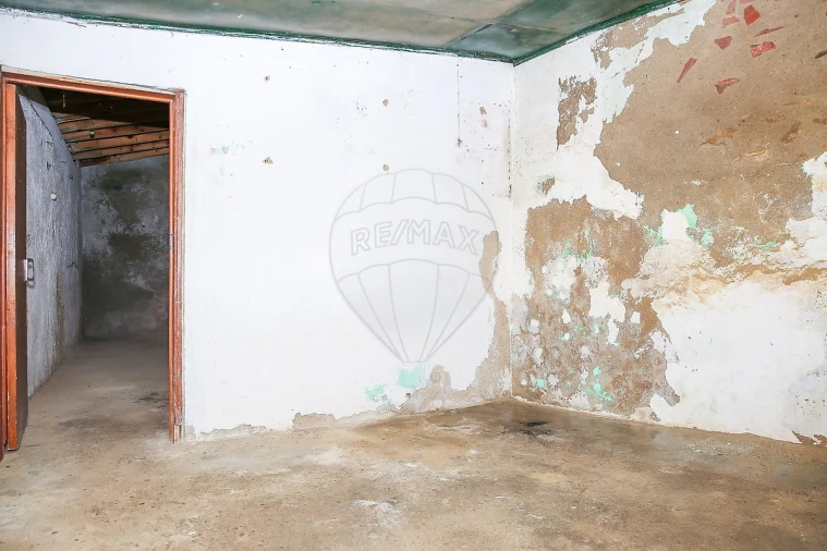 Moradia T2 para Venda em Santo Quintino Foto 27