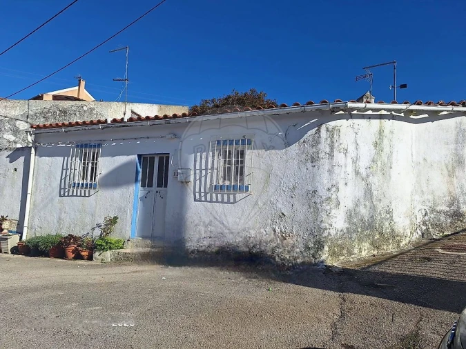 Moradia T2 para Venda em Santo Quintino