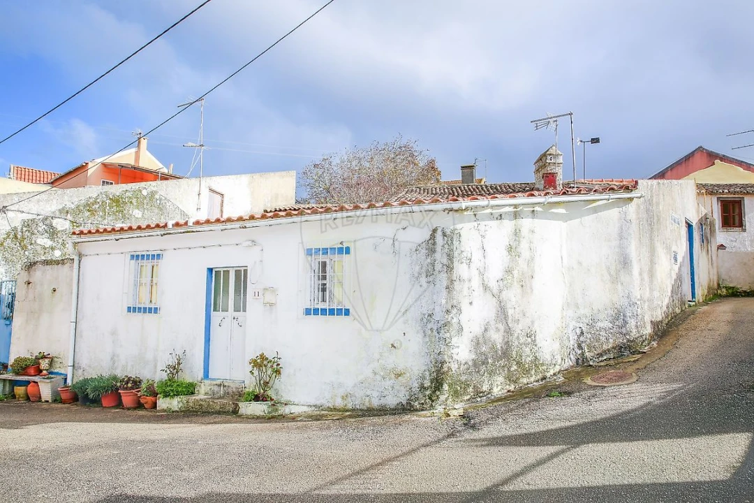 Moradia T2 para Venda em Santo Quintino Foto 3