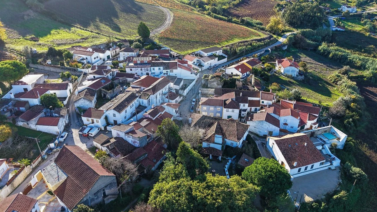 Moradia T2 para Venda em Dois Portos e Runa Foto 19